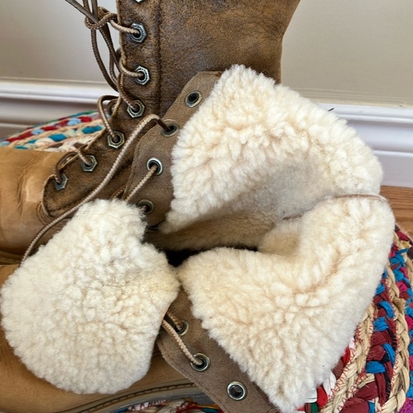 Timberland Tan Shearling-Lined Lace-Up Boots - Picture 5 of 7